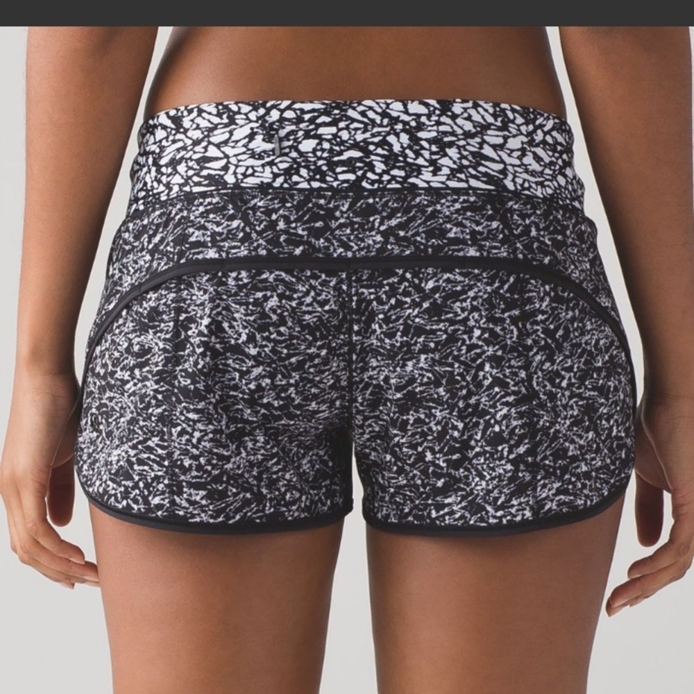 Lululemon Women's Shorts-16" Waist (Equiv to size 8)--2.5" inseam